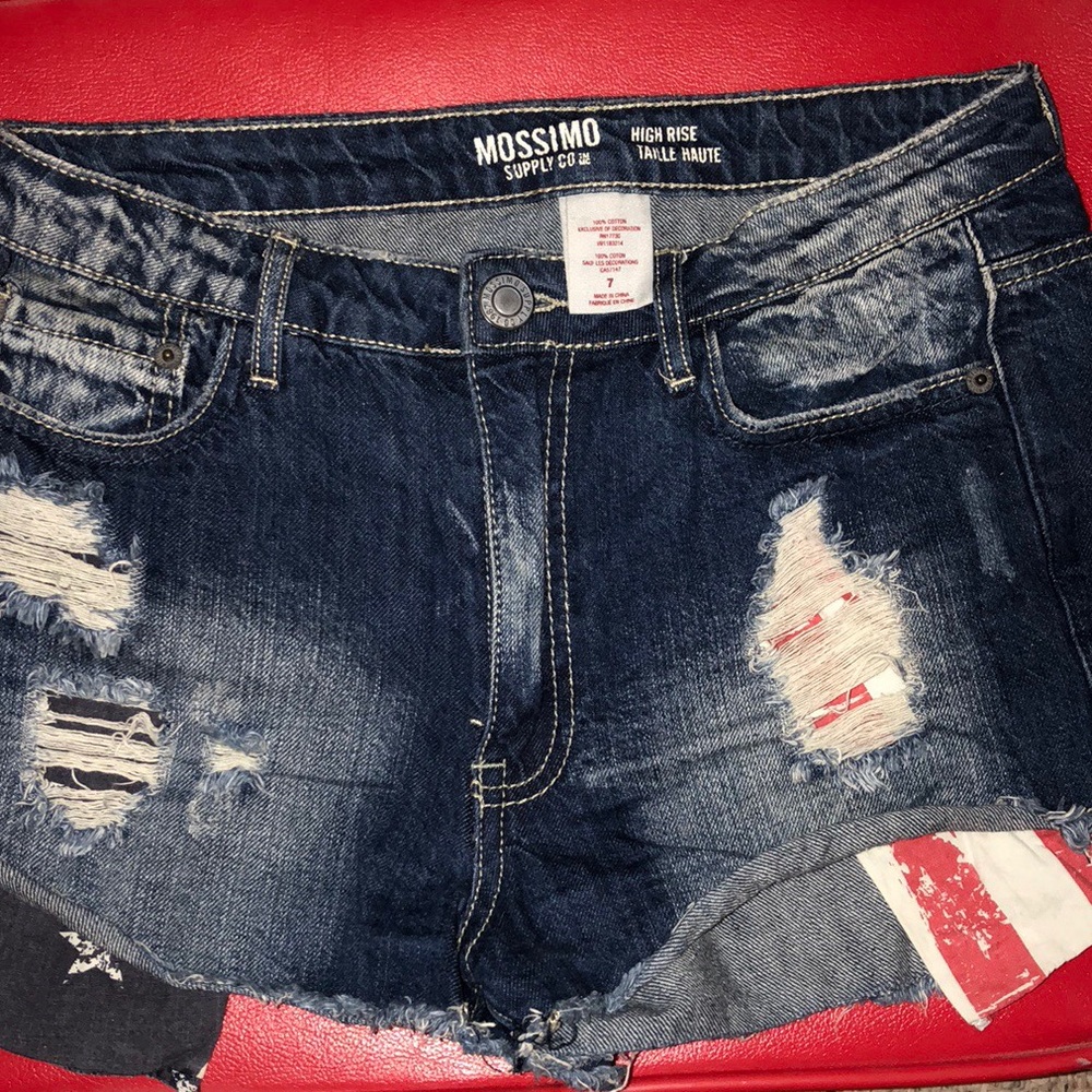 Size 7 high waisted distressed shorts
